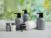 Bộ Amenities Khách Sạn TEA Chai Xám Trắng Cao Cấp