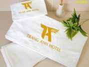 Khăn thêu logo “trang anh hotel” – tinh tế, sang ngay từ cái chạm đầu tiên