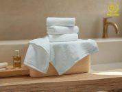 Khăn trắng chuẩn hotel – mềm êm, thấm hút nhanh, lên phòng “sạch sang”