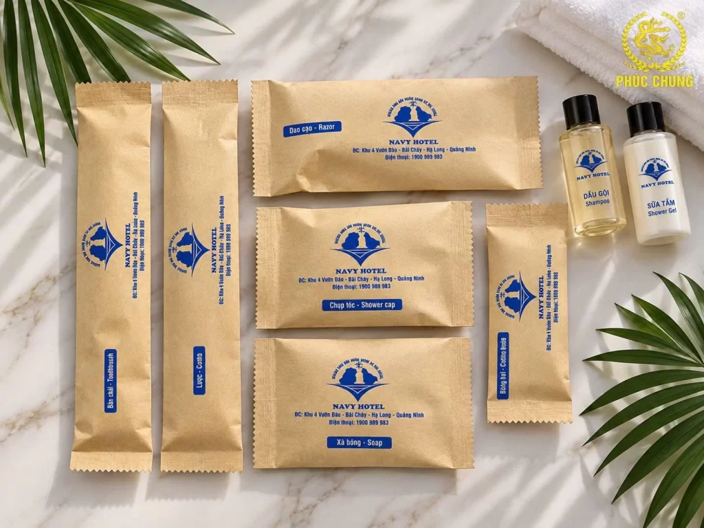 Bộ amenities khách sạn in logo – Giải pháp đồng bộ vật dụng phòng nghỉ