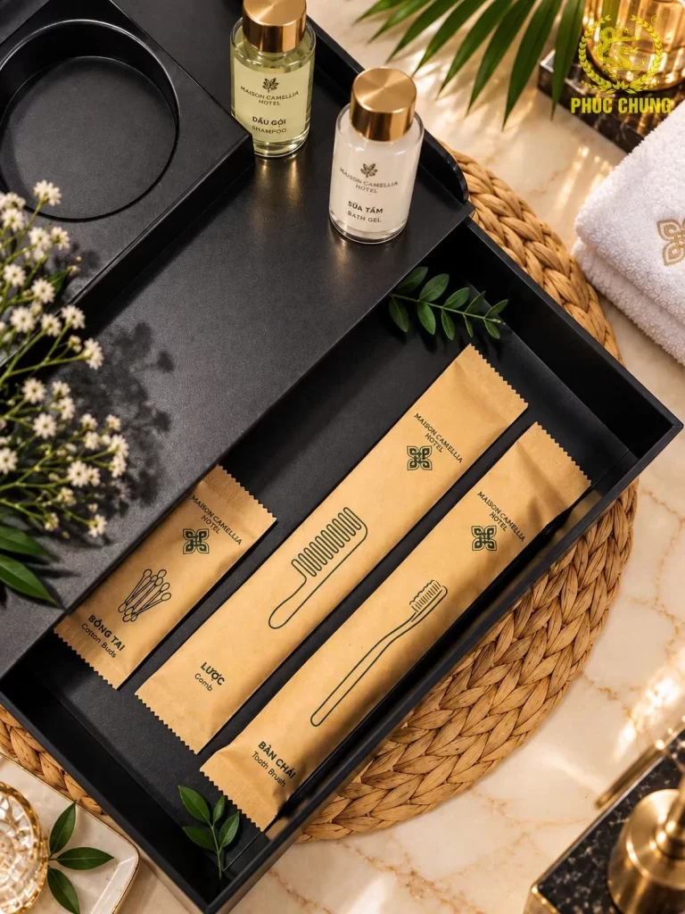 Bộ amenities khách sạn in logo riêng – Đồng bộ nhận diện thương hiệu